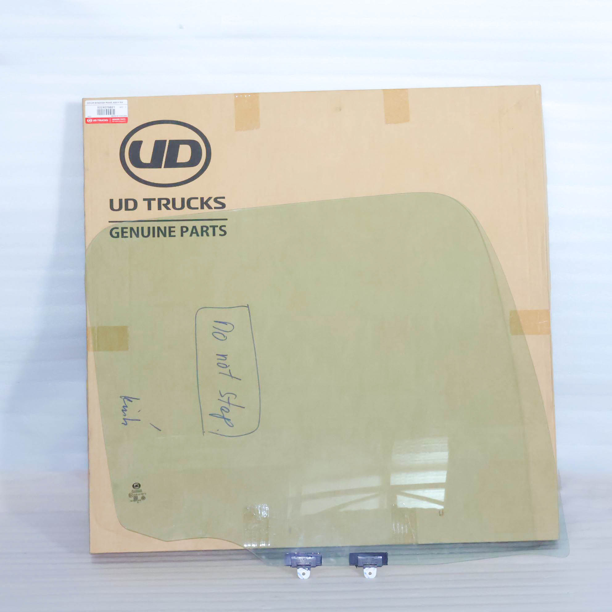 KÍNH CỬA BÊN PHẢI (801009Z00C)