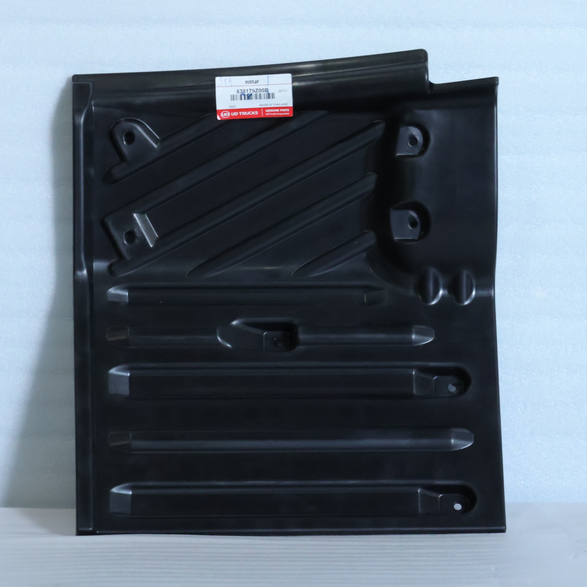 ỐP NHỰA SAU BẬC BƯỚC CHÂN 1,2 TRÁI - QUESTER